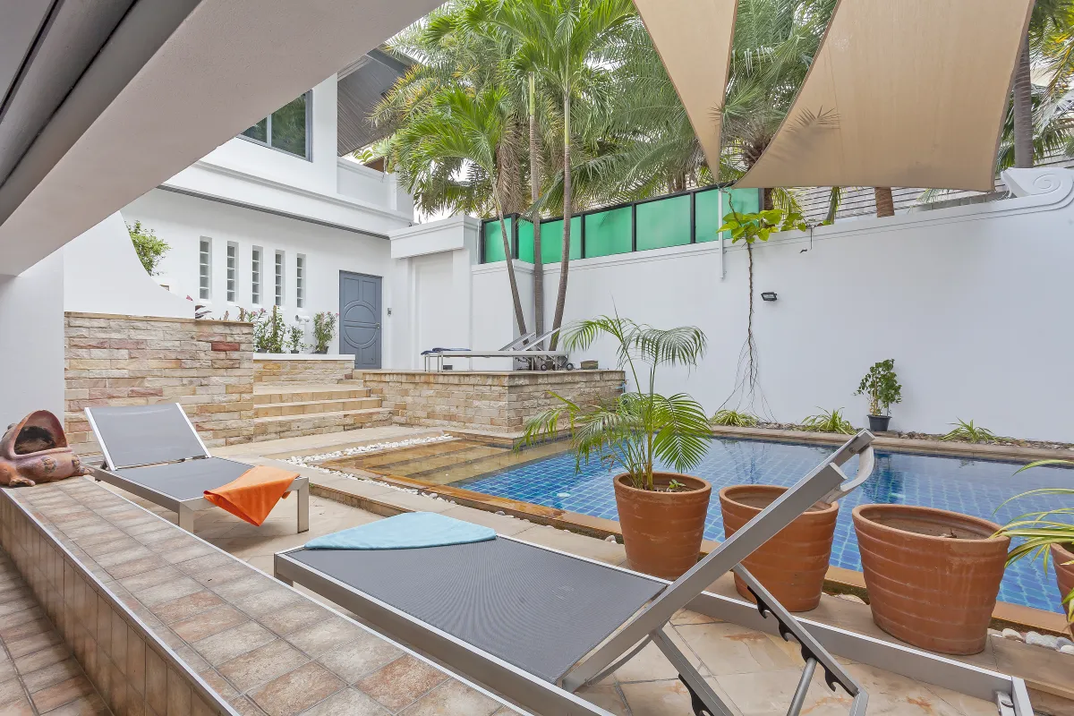 Angels Villa seating area