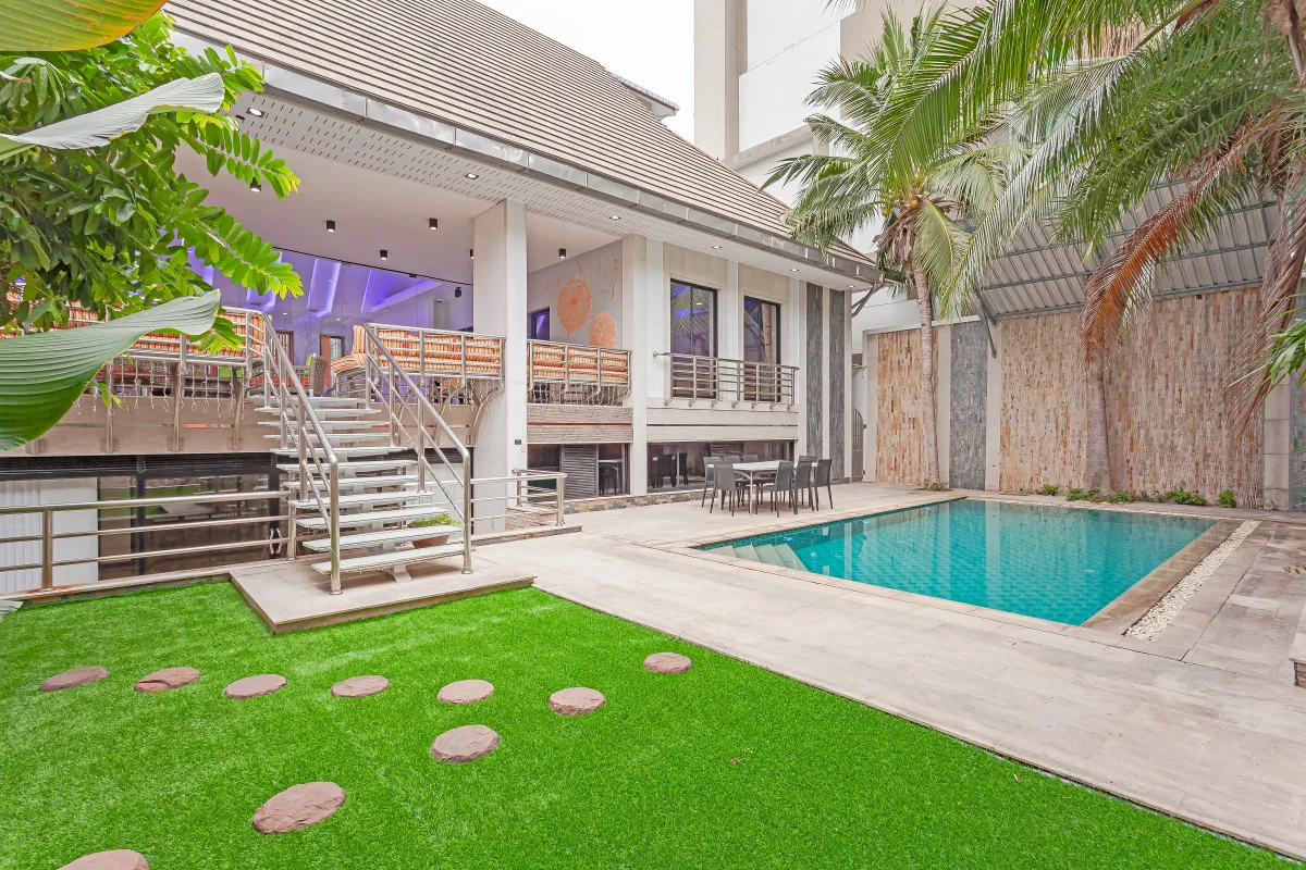 Royal Grand High Grove villa exterior