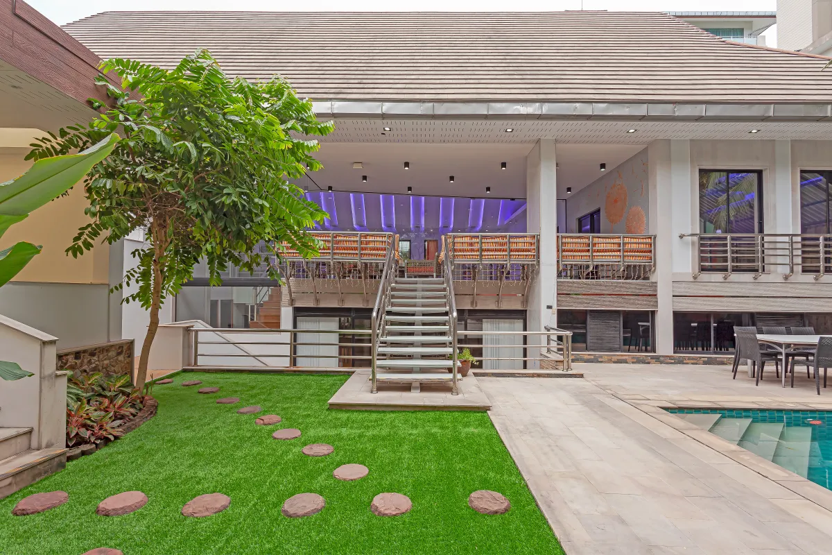 Royal Grand High Grove pool area